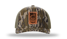 Load image into Gallery viewer, Don&#39;t Tread On Me Snake Leather Patch Richardson 112 Duck Camo Hat
