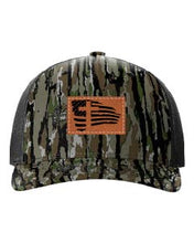 Load image into Gallery viewer, Cross Flag 2 Leather Patch Richardson 112 Duck Camo Hat
