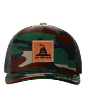 Load image into Gallery viewer, Don&#39;t Tread On Me Leather Patch Richardson 112 Duck Camo Hat
