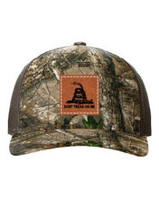 Load image into Gallery viewer, Don&#39;t Tread On Me Leather Patch Richardson 112 Duck Camo Hat
