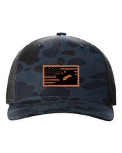 Load image into Gallery viewer, Jeep Flag 2 Leather Patch Richardson 112 Duck Camo Hat
