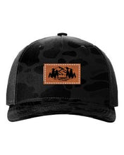 Load image into Gallery viewer, Mountains Leather Patch Richardson 112 Duck Camo Hat
