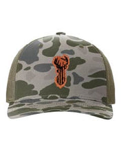 Load image into Gallery viewer, Distressed Flag Deer Leather Patch Richardson 112 Duck Camo Hat
