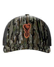 Load image into Gallery viewer, Distressed Flag Deer Leather Patch Richardson 112 Duck Camo Hat
