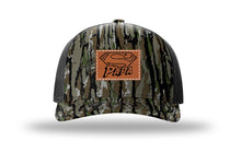 Load image into Gallery viewer, Super Papa Leather Patch Richardson 112PFP Camo Hat
