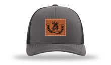 Load image into Gallery viewer, Horseshoes Leather Patch Richardson 112 Hat
