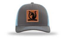 Load image into Gallery viewer, Horseshoe Banner Leather Patch Richardson 112 Hat
