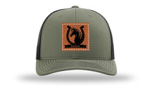 Load image into Gallery viewer, Horseshoe Banner Leather Patch Richardson 112 Hat
