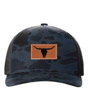 Load image into Gallery viewer, Cow Skull Patch Richardson 112 Duck Camo Hat
